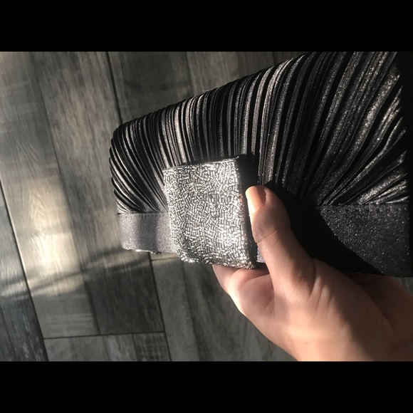 Black and Silver Formal Crossbody Clutch - Picture 6 of 8